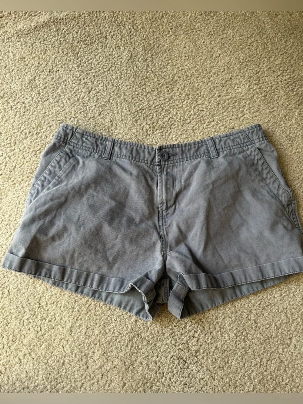 Old Navy Light Gray Women's Casual Bermuda Shorts